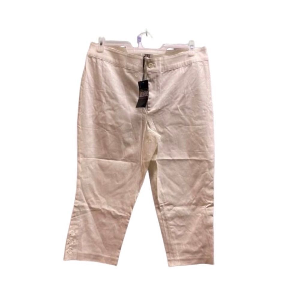 Monroe &Main NWT white Capri pants/ size 14 / summer